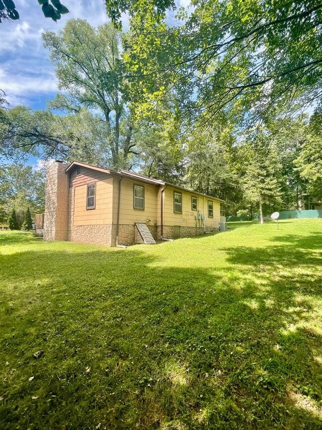 Building Photo - Spacious 2 Bed, 1 Bath Home in Arden With Bonus Sun Room, $1775