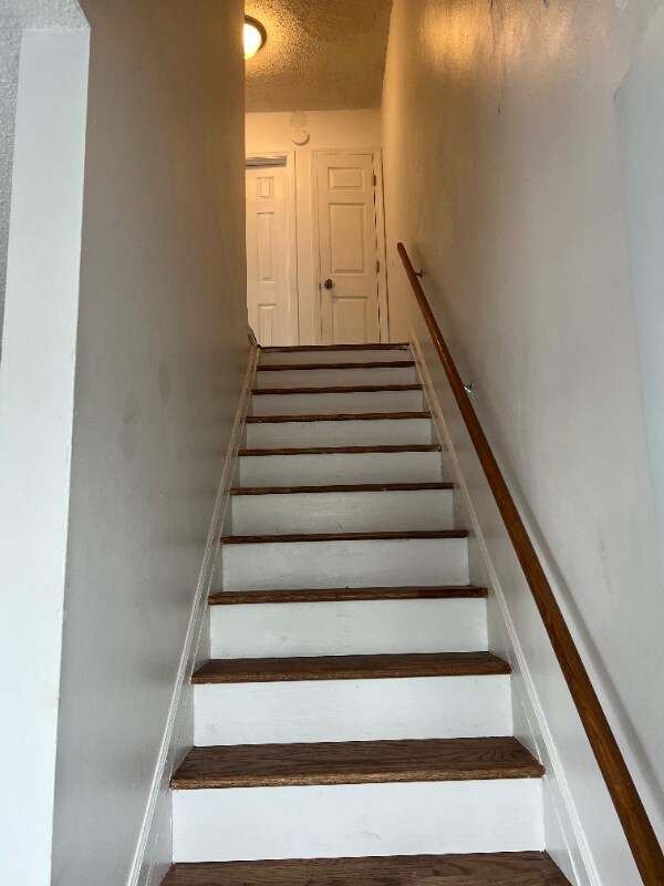 Building Photo - 1608 Fawn Vista Dr N