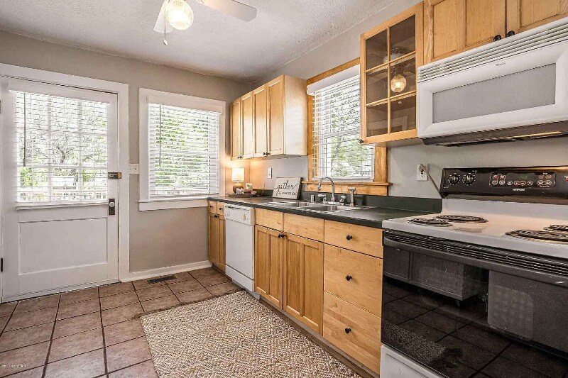 Building Photo - 1591 Belmar Dr