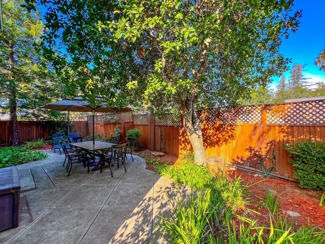 Building Photo - Four Bedroom Napa Home