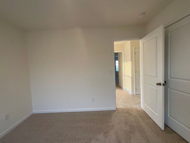 Building Photo - Nice 3 bedroom/2 bath - East Morristown