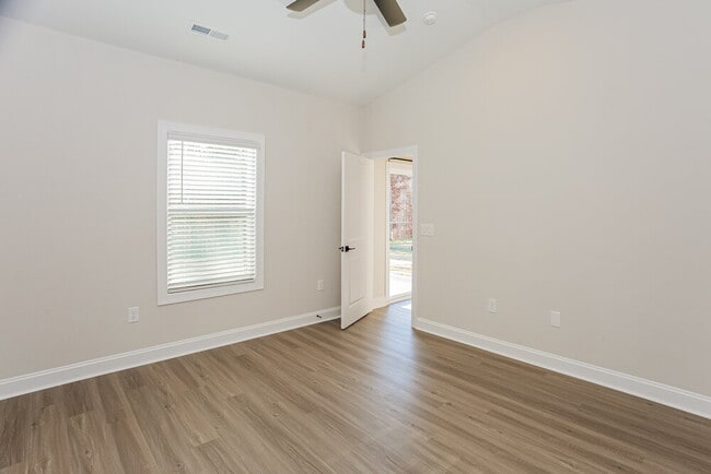 Building Photo - 217 Colonial Reserve Ave