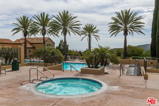 Building Photo - 1470 Paseo De Oro