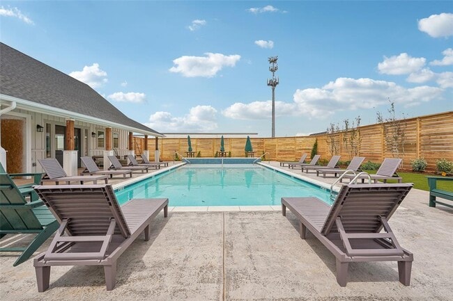 Building Photo - 6300 W Memorial Rd