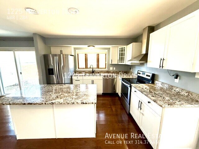 Building Photo - 1225 Traverton Dr