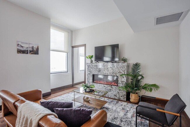 Building Photo - 9-JAN-JAN E 4th St