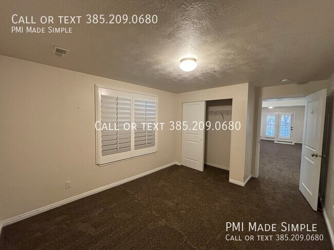 Building Photo - 14910 Treseder St