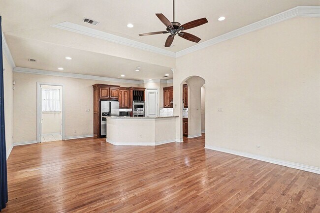 Building Photo - Beautiful home with classic styling, minutes away from Uptown, Oak Lawn, Cityplace, and Lower Gre...