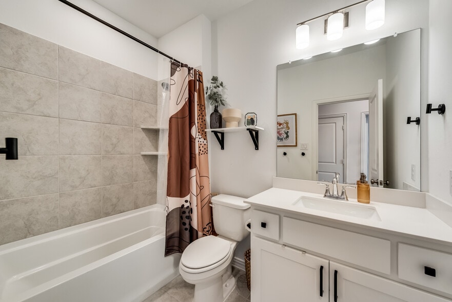 Building Photo - 2514 Barnwood Ln