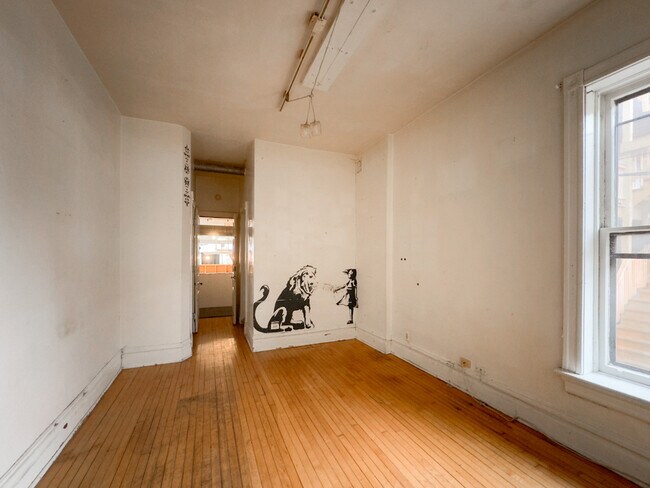 Building Photo - 723 W Wrightwood Ave