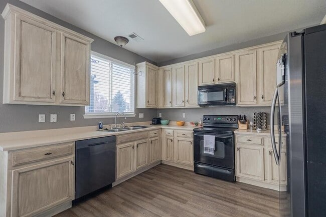 Building Photo - 1245 S Flatrock Cir