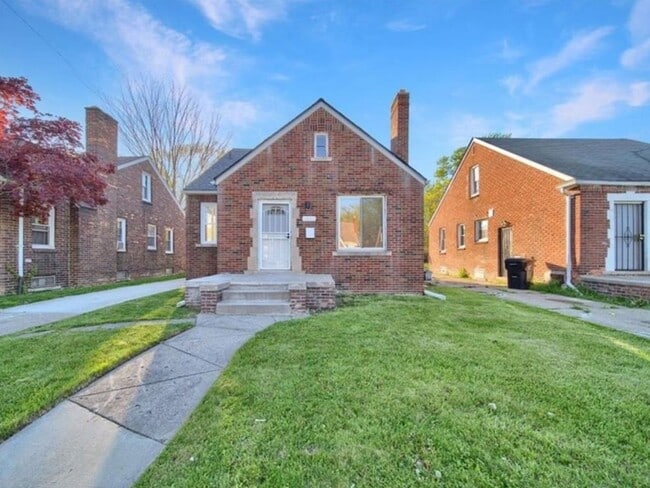 NEWLY RENOVATED SMART HOME: 3 Bedroom Sing... - 11685 Lakepointe St ...