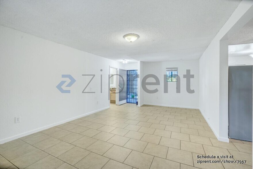 Building Photo - 4506 Saugus Ave