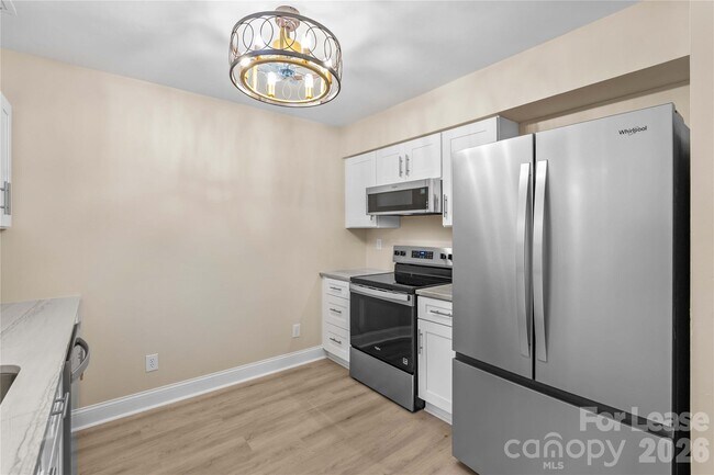 Building Photo - 697 Rebecca Jane Dr