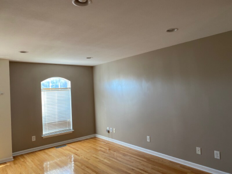 Building Photo - 182 Montvale Rd