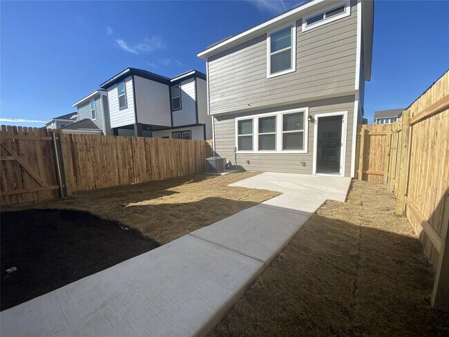 Building Photo - 1712 Artesian Spgs Xing