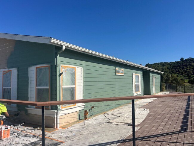 Building Photo - Stunning Single-Story with Spacious Deck, Panoramic Views, on Gated/Fenced Property!