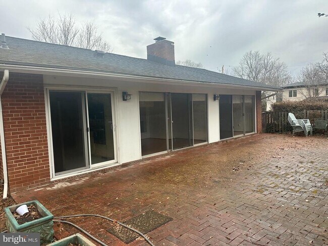 Building Photo - 1126 Ormond Ct