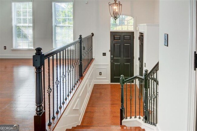 Building Photo - 2430 Natoma Ct SE