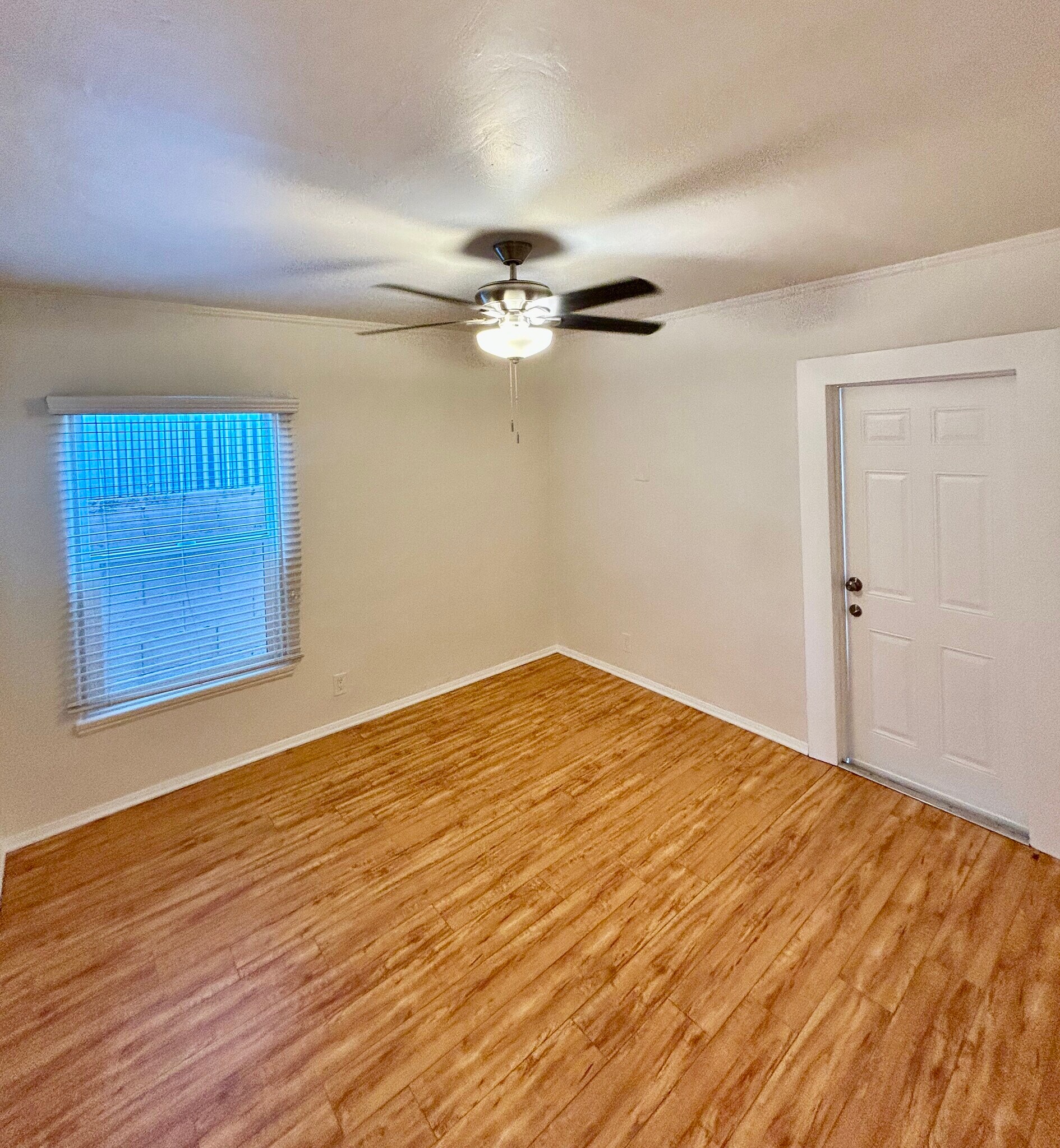 Building Photo - 1226 S Mullen Ave