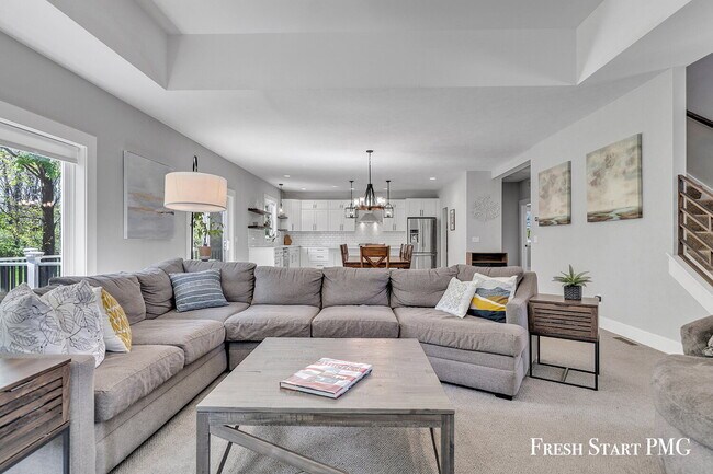 Building Photo - Spacious 6-Bedroom Retreat in Rockford with 3.5 Luxurious Baths