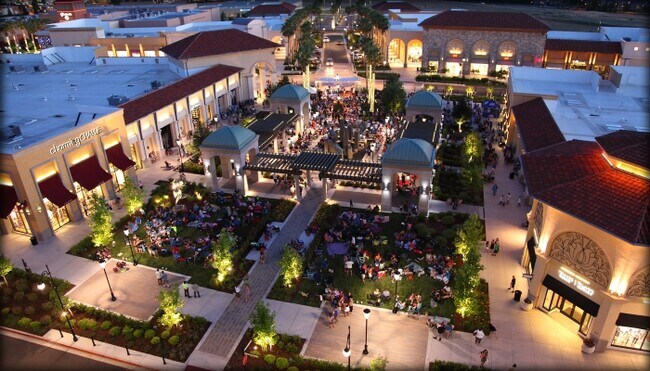 Building Photo - 677 Addison Ln