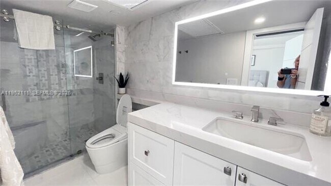 Building Photo - 5701 Collins Ave