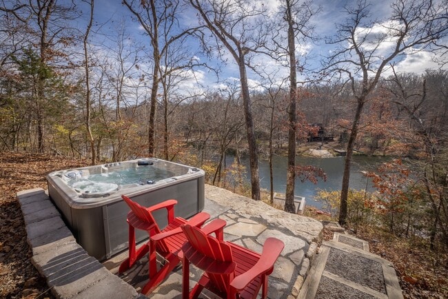 Building Photo - 1216 Whitetail Lake Dr