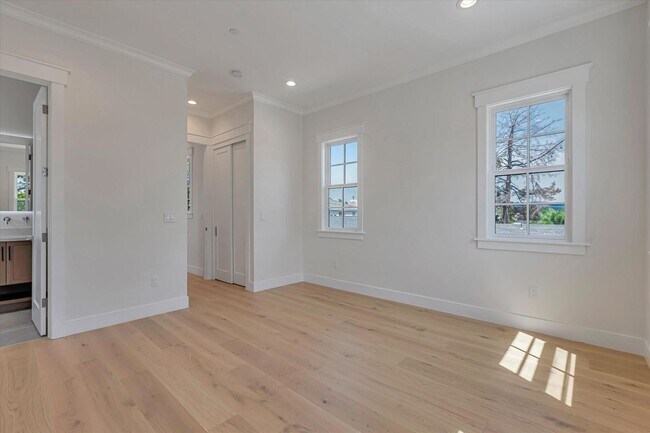 Building Photo - Newer High-Tech Home | Top Schools | Great...