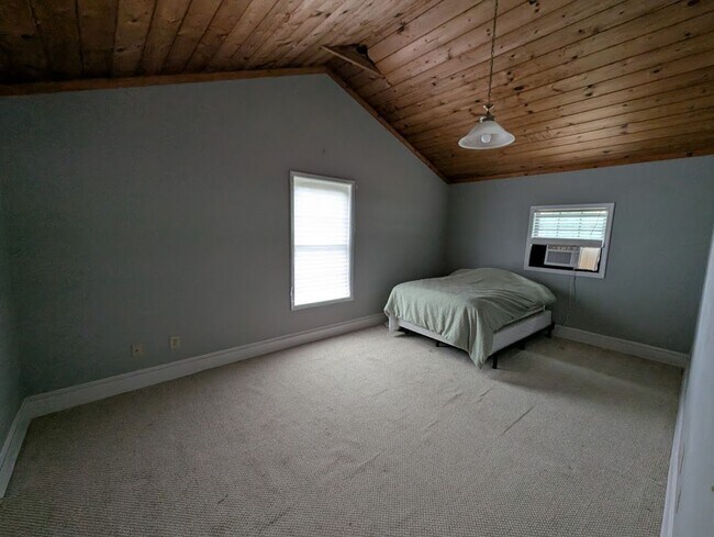 Building Photo - Arrowhead