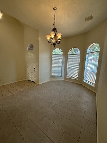 Building Photo - 5250 Sherilynn Dr