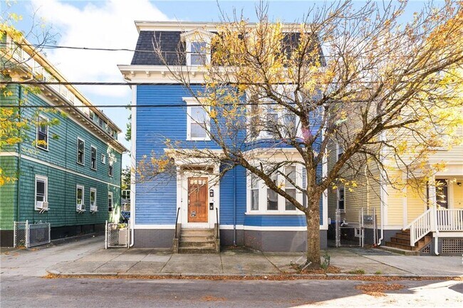 Building Photo - 36 Wood St