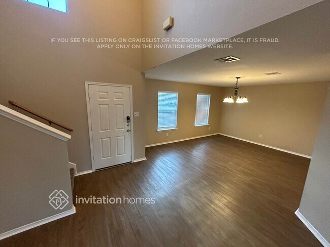 Building Photo - 250 Hilltop Dr