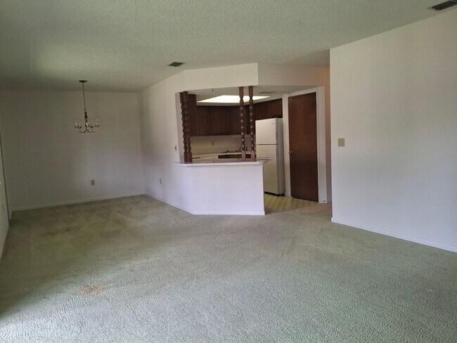 Building Photo - 2/2 in Silver Spring Shores 55+