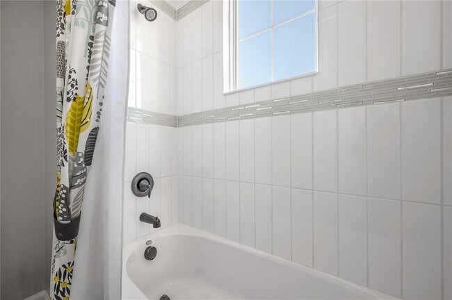 Building Photo - 7212 Paradiso Dr