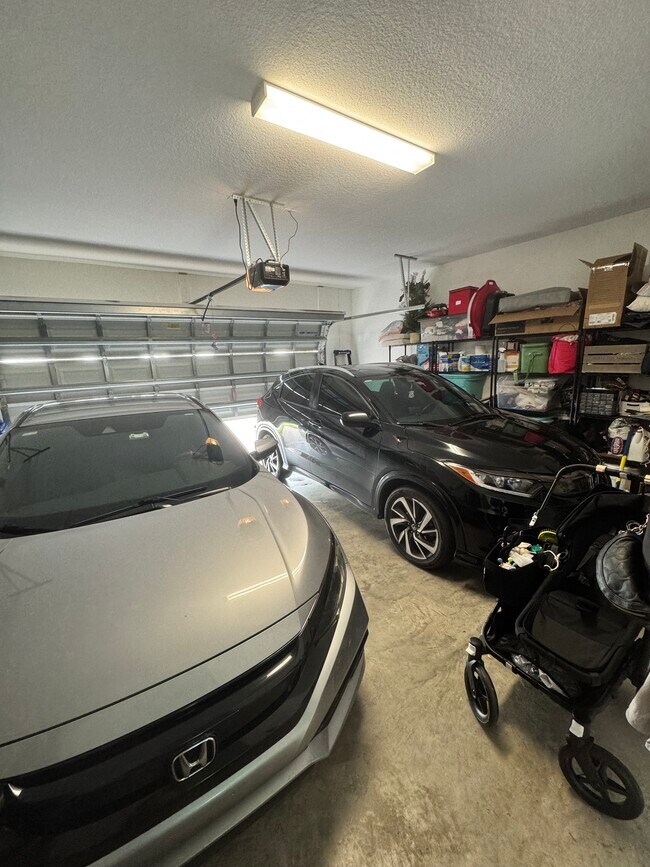 Building Photo - 1011 White Oak Ter