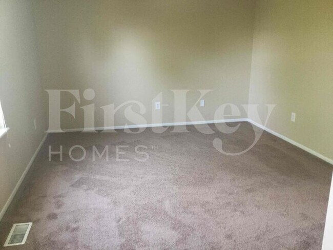 Building Photo - 805 Westmead Dr
