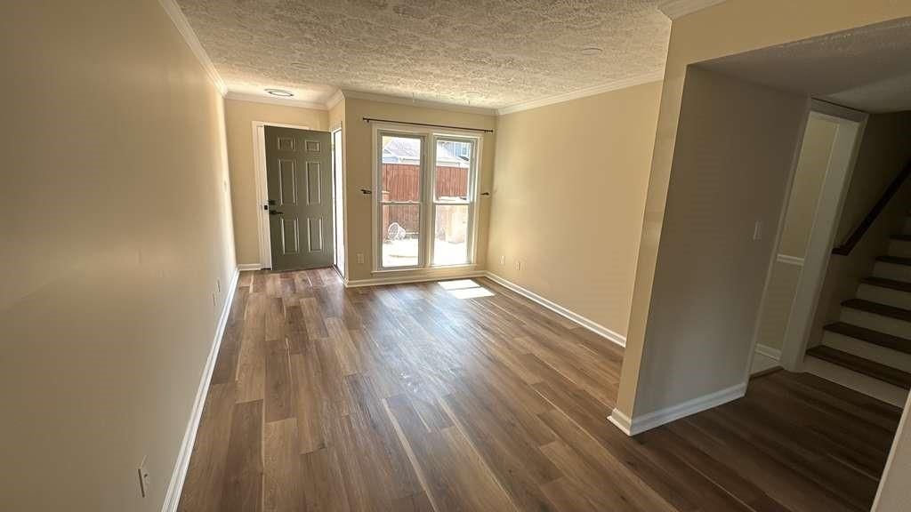 Building Photo - 5011 Meadow Ln