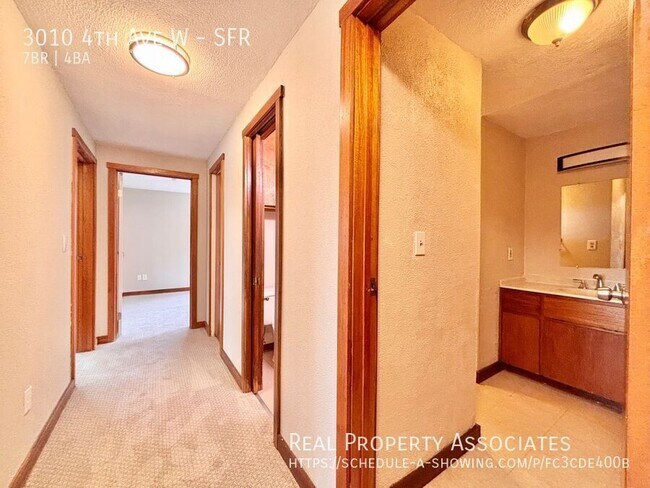 Building Photo - 3010 4th Ave W