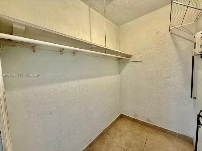 Building Photo - 2212 Grant St