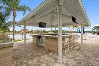 Building Photo - 6207 Bay Club Dr