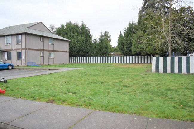 Building Photo - 3-Bedroom, 1-Bathroom Apartment in the Hea...