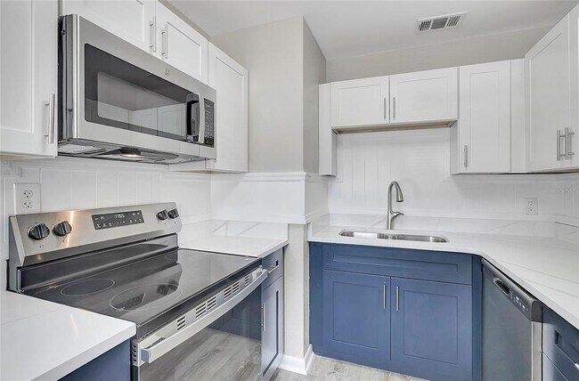 Building Photo - 7015 Filbert Ln