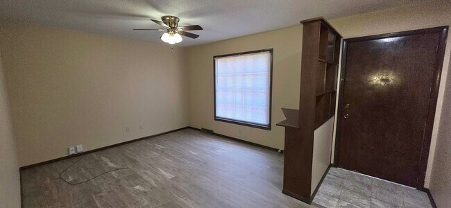 Building Photo - 2 Bedroom House close to Hospitals!  $895