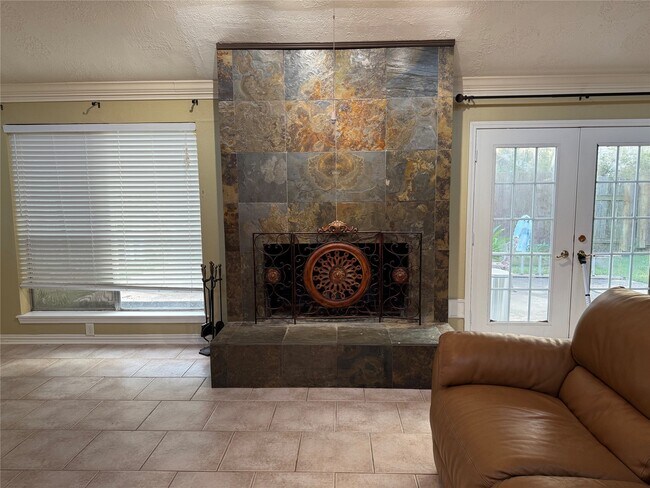 Building Photo - 2902 Arrowhead Dr