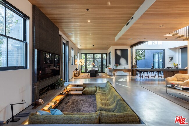 Building Photo - 746 Marco Pl