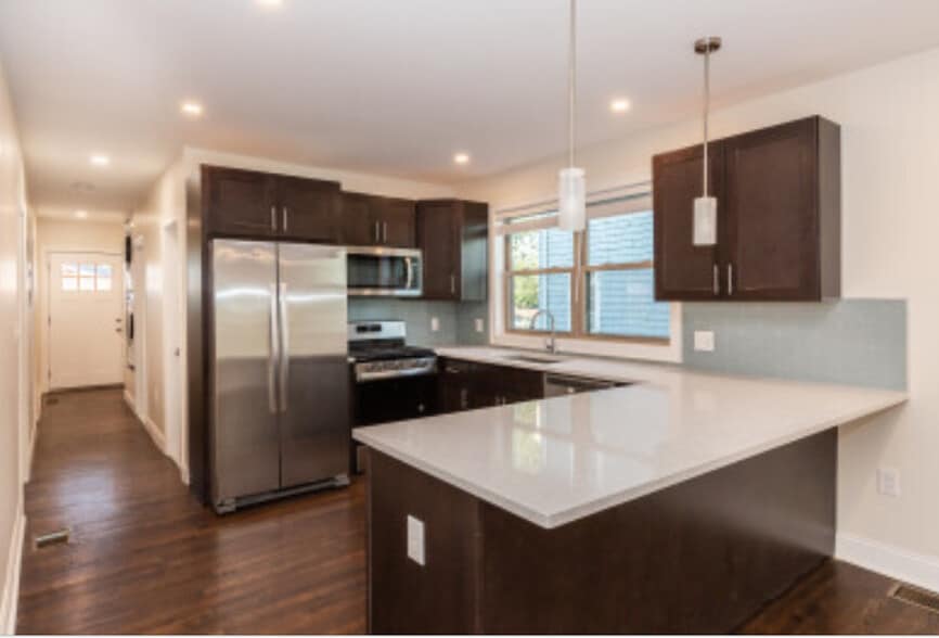 Primary Photo - 27 1st St