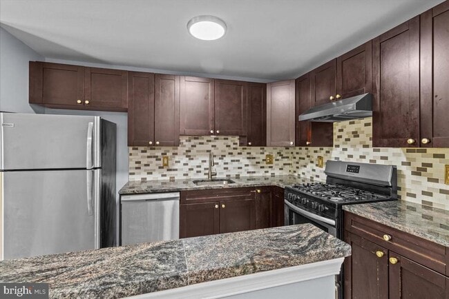 Building Photo - 28 Fawn Ct