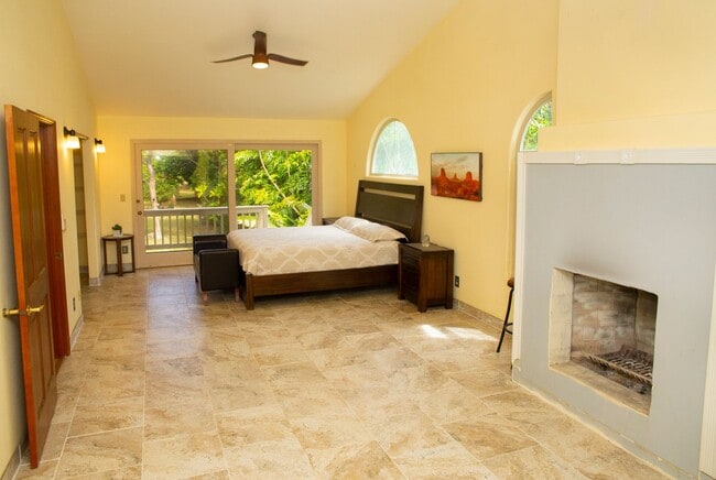 Building Photo - Spacious 4-Bedroom Retreat in Haiku with S...