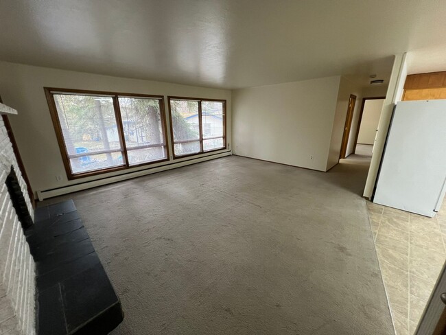 Building Photo - 1319 Turpin St